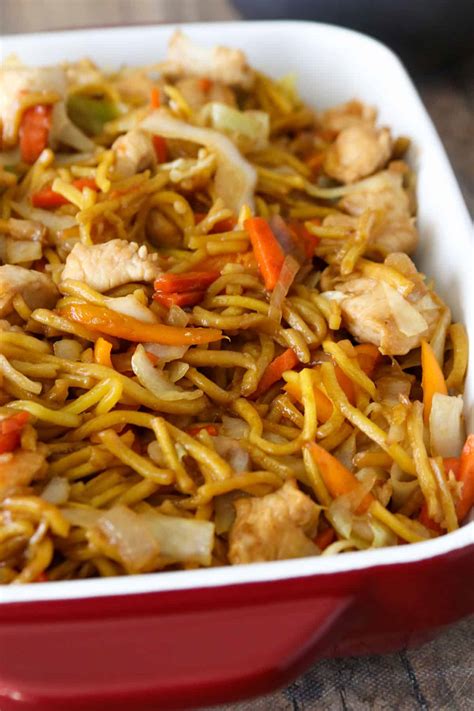 Easy Pancit Canton | Woman Scribbles