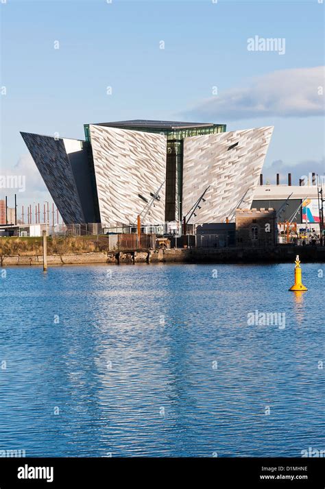 Das schöne äußere des Titanic Museum in Titanic Viertel in der Nähe von ...