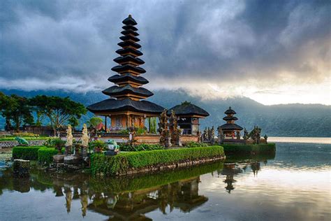 Ulun Danu Temple - Hire Local Private Driver in Bali | Bali Local ...