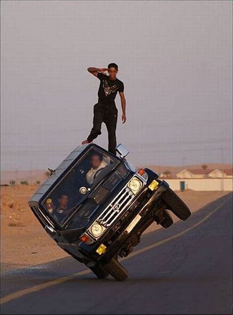 Crazy car stunts (14 pics)