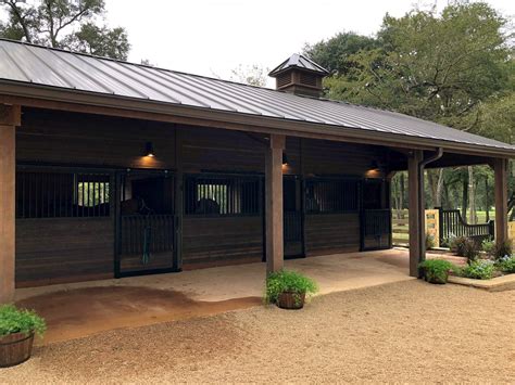 Elegant Texas Shed Row Barn | Barn Pros | Small horse barns, Horse barn ...