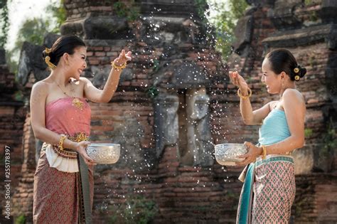 Thailand culture. Thai girls and thai women playing splashing water ...