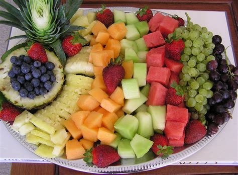 Neesie Natters: Fresh Fruit Platter