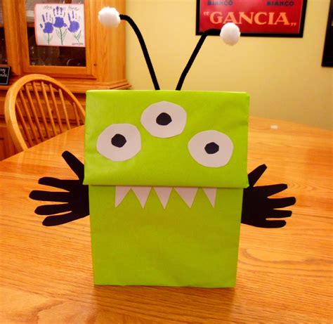 4 Easy Alien Craft Ideas for Kids | Space crafts for kids, Alien crafts ...