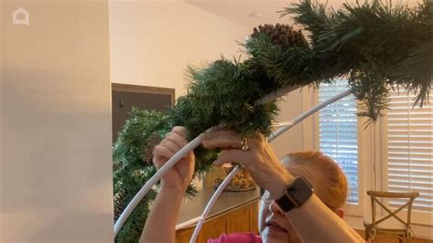 How to Make an Indoor DIY Christmas Archway For the Holidays | Hometalk