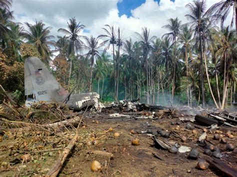 Some Philippine troops jump before military plane crashes in flames ...