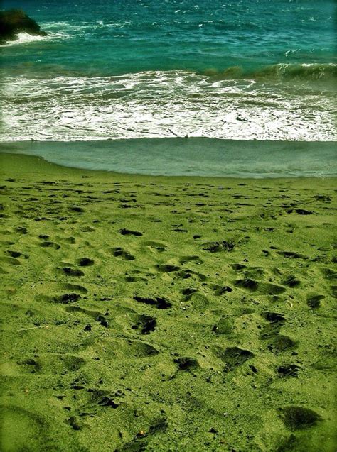 Praia verde, Havaí! Invulgar areia verde misturada com grãos de Olívina ...