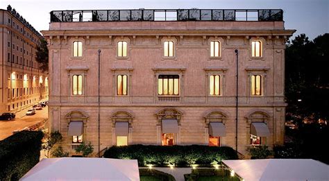 Romantic luxury hotel in Rome city centre with private gardens