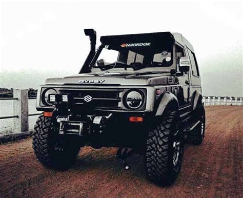 Maruti Gypsy King Black