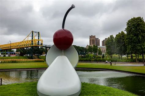 Spoonbridge and Cherry sculpture in Minneapolis, Minnesota