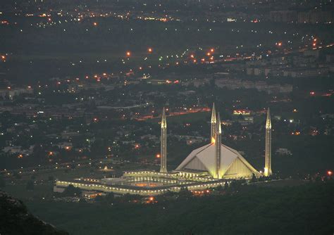 Faisal Mosque at Night | Photo taken from Daman-e-Koh. Best … | Flickr