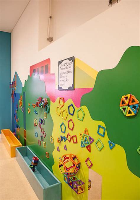 cute-interactive-kids-play-in-the-wall