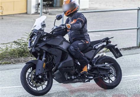 Découvrez les premières images de la KTM 1290 Super Adventure S 2024