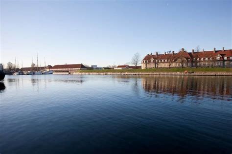 10 Houseboats That Offer Some Seriously Amazing Views | Houseboat ...