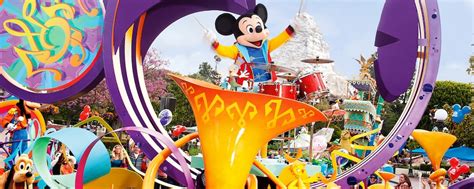 Disney Parades & Street Parties | Disney Parks