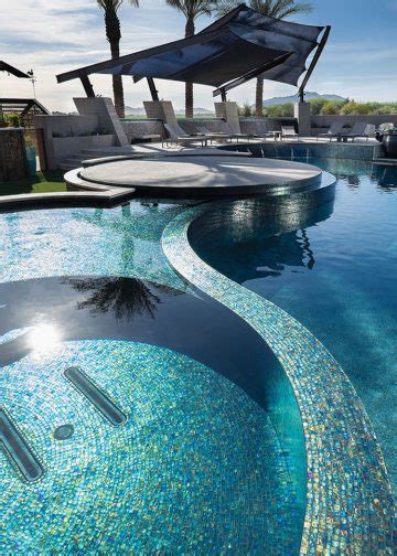 Why mosaic tiles are the best solution for your pool