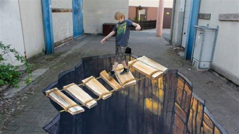 Optical Illusion: Top 8 mind-bending optical illusion paintings that ...