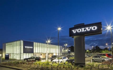 Vertu Motors Volvo Taunton | Car dealership in Taunton | AutoTrader