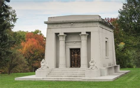 Mausoleum Design Styles & Costs: US Buyers Guide 2023 | Rome Monument