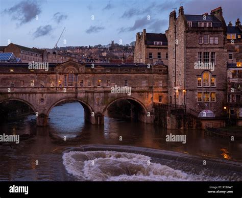 Pulteney Bridge at Sunset Stock Photo - Alamy