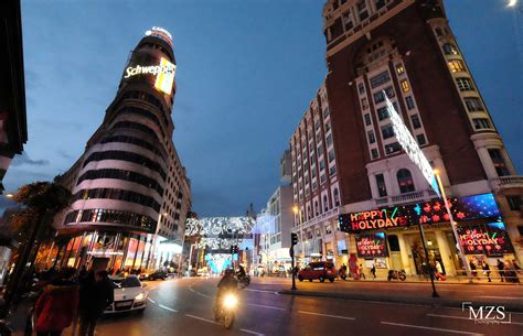 Gran Via - Madrid Night Tour - Spain - Muslim travel - Ilimtour - Ilimtour