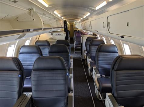 Touring United’s New, Ridiculously-Spacious CRJ-550 Aircraft – Cranky Flier