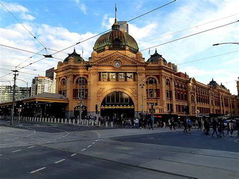 Image: Flinders Street Station Main Building, May 2019