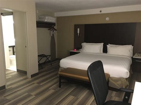 Review: Holiday Inn Express San Diego Downtown (San Diego, CA) - Flying ...