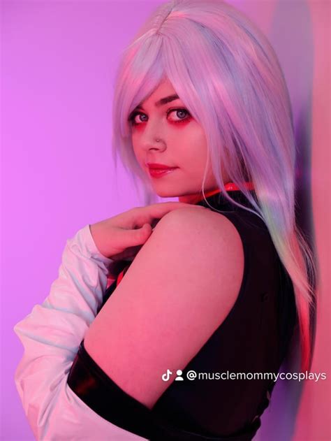 Lucy cosplay 🤗🌸 : u/MuscleMommyCosplays