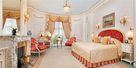 Deluxe Suites Overlooking Green Park | The Ritz London Hotel