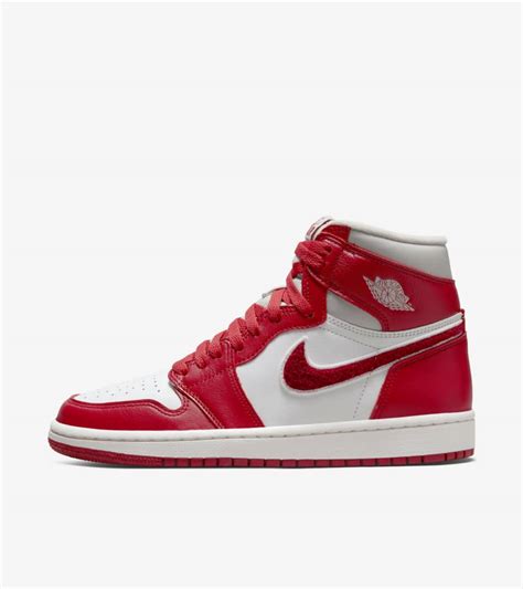 Women's Air Jordan 1 'Varsity Red' (DJ4891-061) Release Date. Nike SNKRS