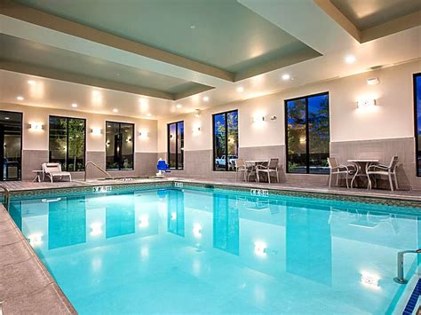 Top 11 Hotels with Pool in Hillsboro - Anna Holt's Guide