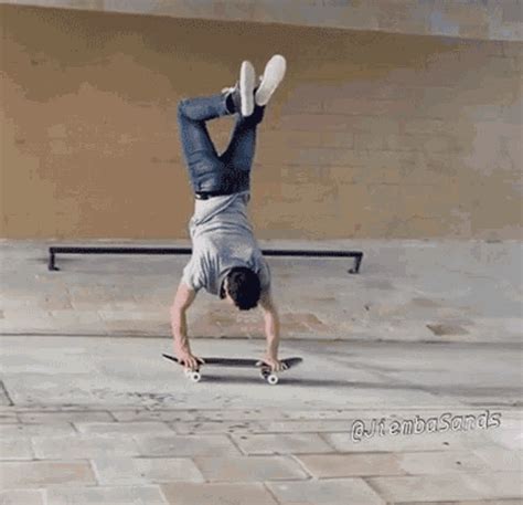 Skateboard Trick Flip GIF - SkateboardTrick Flip Trick - Discover ...