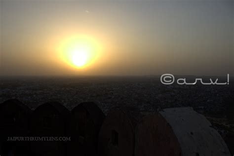 Where To Watch A Sunset In Jaipur? Nahargarh Fort Sunset Guide ...