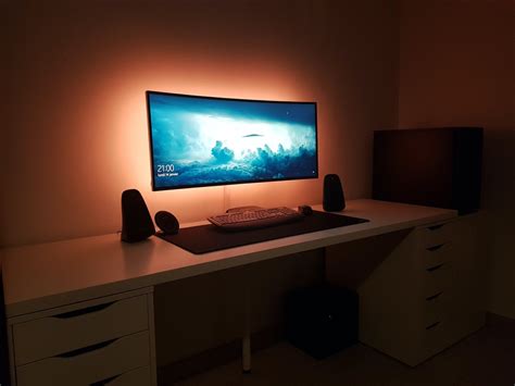 40 Gaming Setups That We Really Like