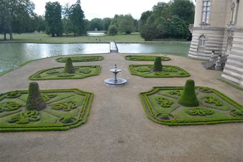 Gardens at Chateau de Chantilly | European palace, Chantilly chateau ...