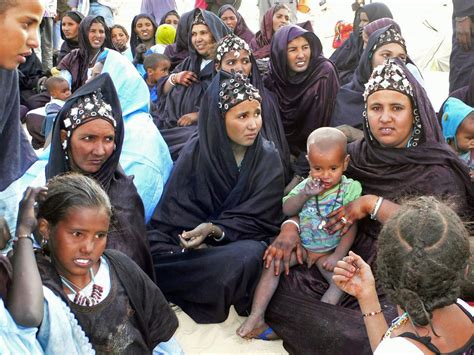 Tuareg women at the Essakane Festival (Mali) in January 2007 African ...