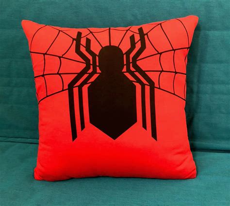 SpiderMan Graphic Throw Pillow / Cover | Etsy | Throw pillows, Etsy ...