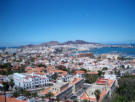 Las_Palmas_de_Gran_Canaria-Panoramic_view_over_the_city