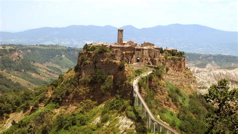 Drawing Perspectives: Up the Bridge to Civita di Bagnoregio