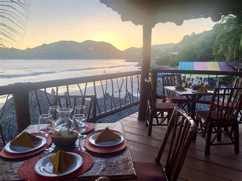 MADERAS SEAFOOD GRILL AND BAR, Zihuatanejo - Restaurant Avis, Numéro de ...