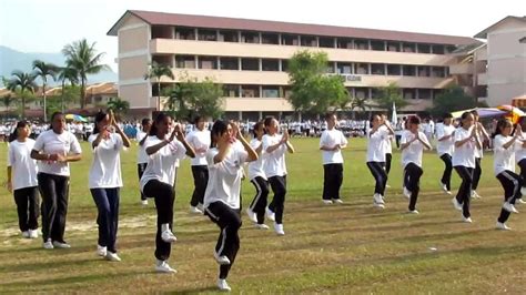 PERSEMBAHAN SENAMROBIK HARI SUKAN SMK SERI KELEDANG KE-21 - YouTube