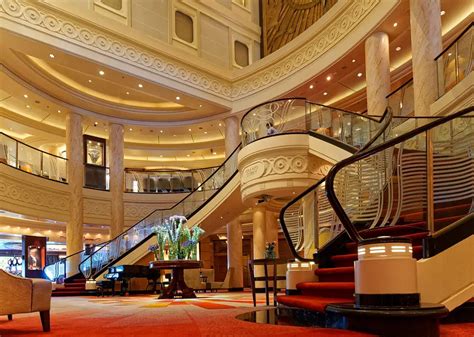 Grand Lobby | Queen Mary 2 | Kreuzfahrtschiff-Bilder