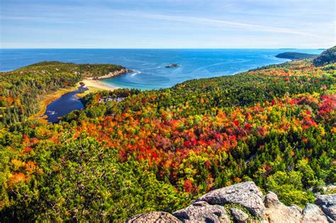 Maine Fall Foliage Drive - A Leaf-Peeping Paradise