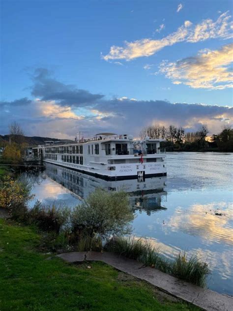 Best Seine River Cruise in Paris - Food Fun & Faraway Places