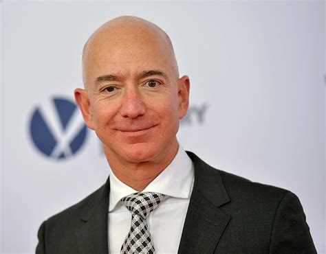 Richest Man In The World 2023 Jeff Bezos Girlfriend Images - PELAJARAN