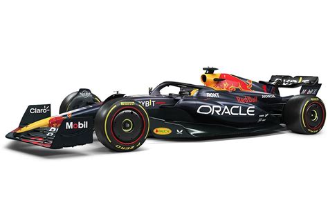 Red Bull, 2023 F1 aracı RB19'un görünümünü tanıttı!