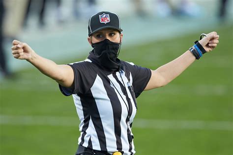 Who is Sarah Thomas? The First Female Referee at the Super Bowl - The ...