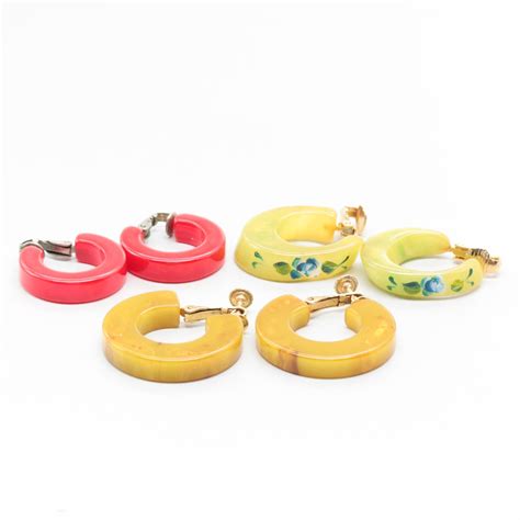 Bakelite and Plastic Jewelry Collection | EBTH