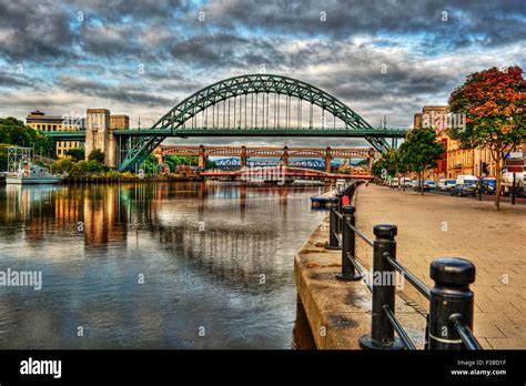 Newcastle upon tyne bridges hi-res stock photography and images - Alamy